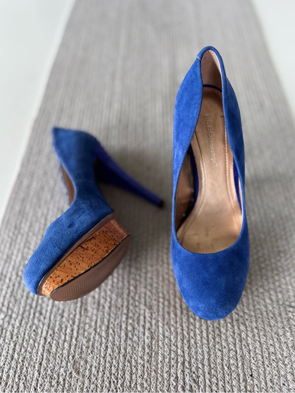 Vintage BCBGeneration Cobalt Blue Suede Platform High Heels Size 7.5